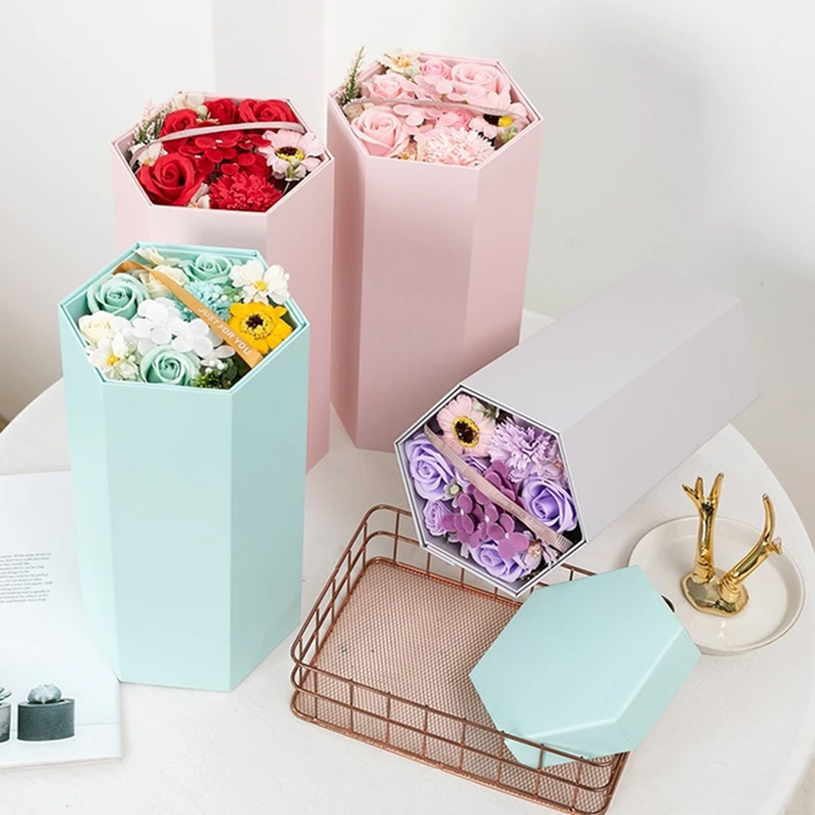 Customizable cylinder flower box