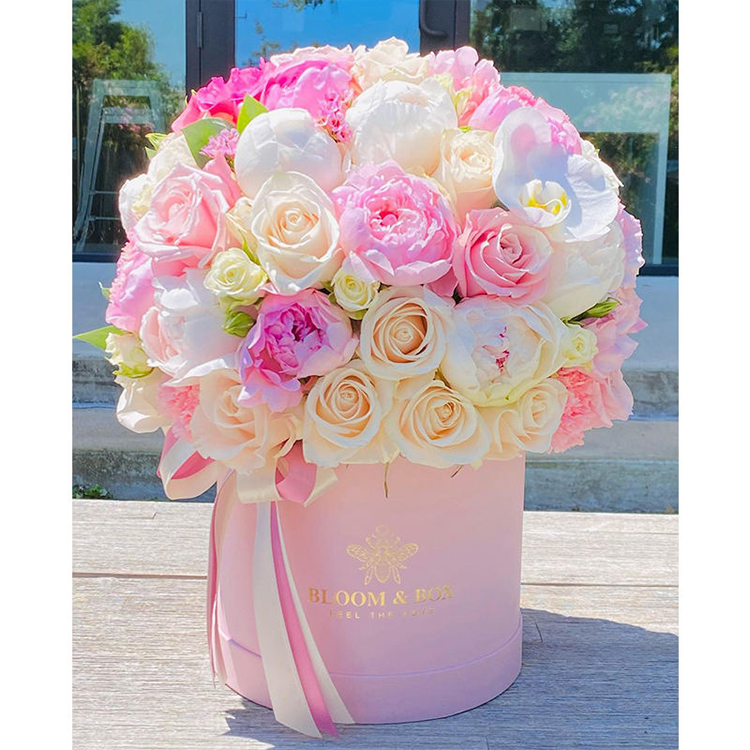 Pink bloom round flower box