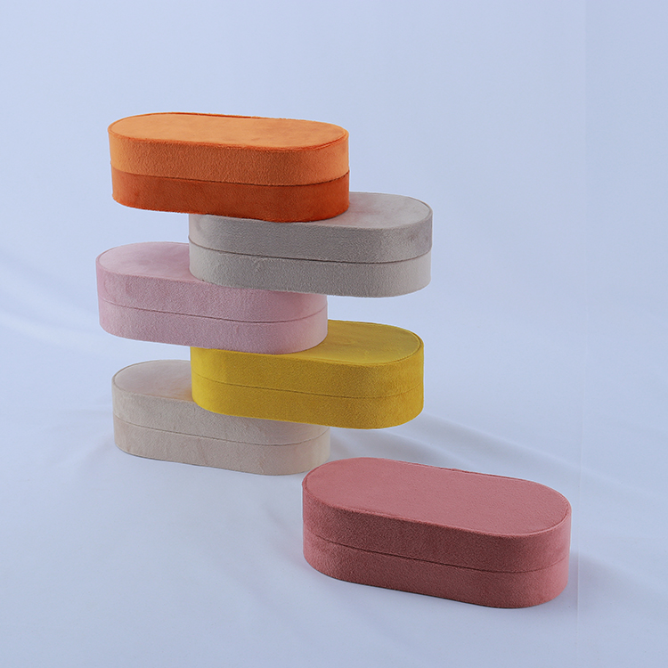 Top-ranked Velvet Jewelry Travel Ring Storage Box with Custom Logo