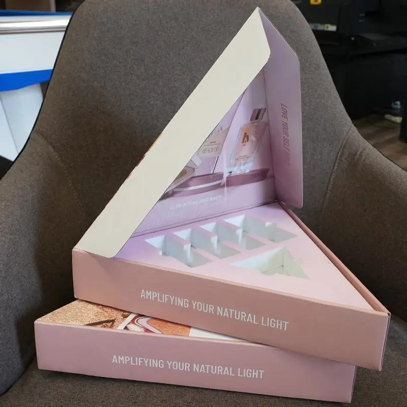 Triangle Macaron Box