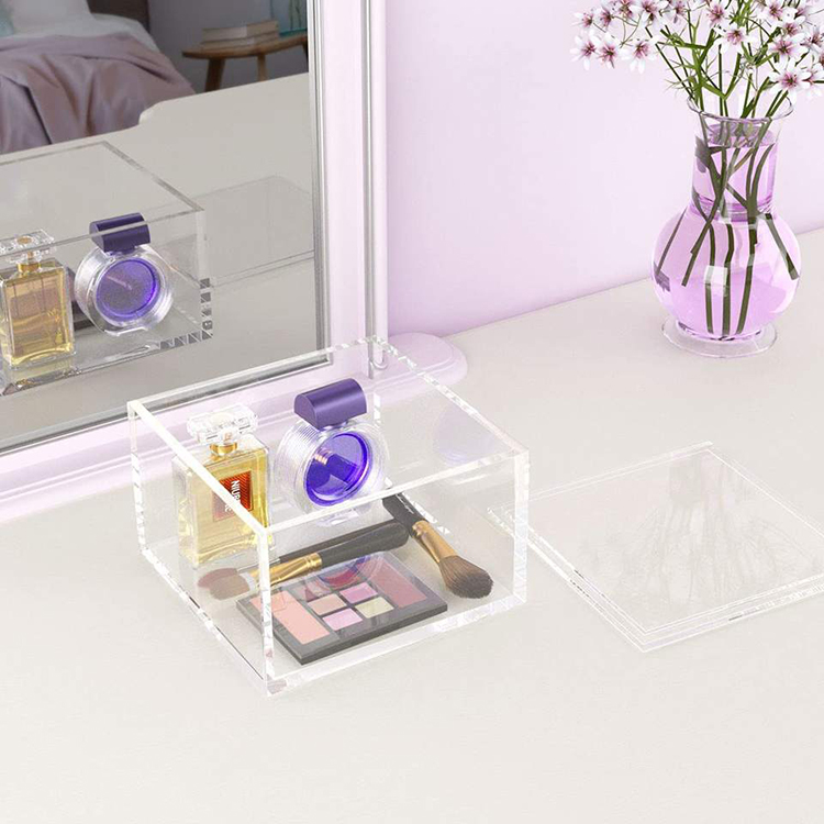 7.acrylic box for flowers