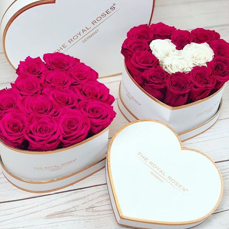 Heart-shaped flower box with gold line