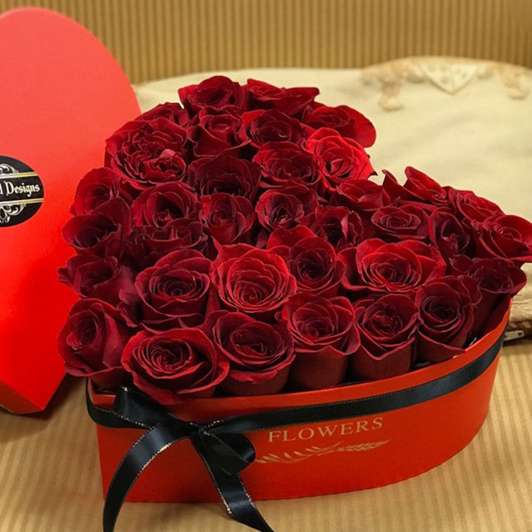 Red heart flower gift box