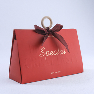 Triangular Handle Gift Box with Wooden Ring