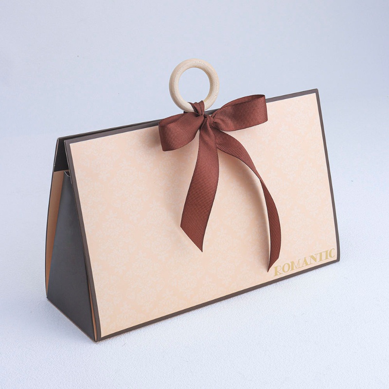 Beige Triangular Handheld Lipstick Gift Box