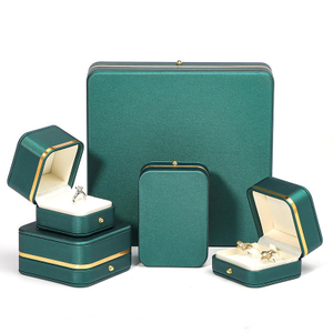 Luxury PU Leather Jewelry Box with Velvet Interior And Magnetic Closure for Bracelet