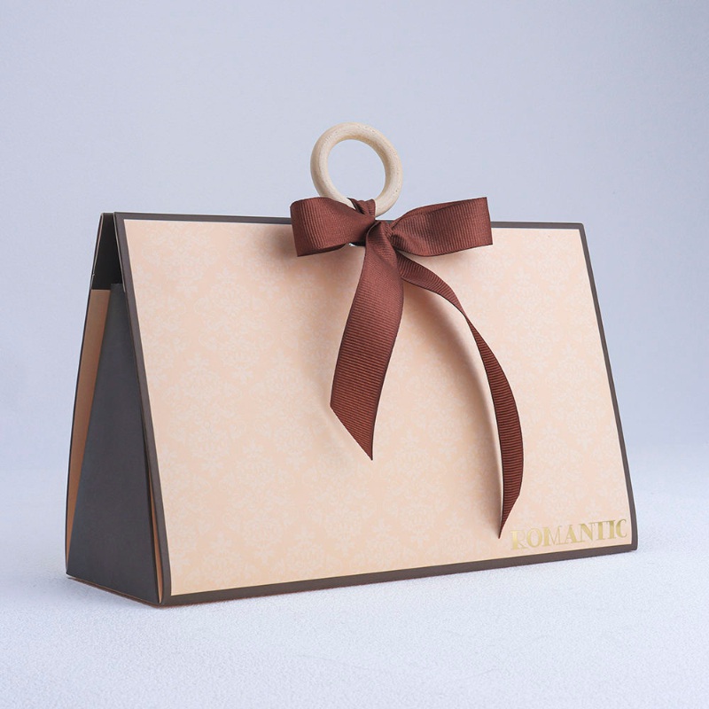 Beige Triangular Handheld Lipstick Gift Box