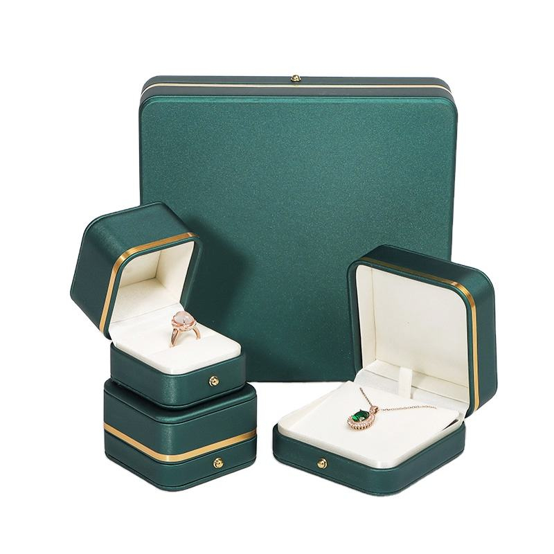 Luxury PU Leather Jewelry Box with Velvet Interior And Magnetic Closure for Bracelet
